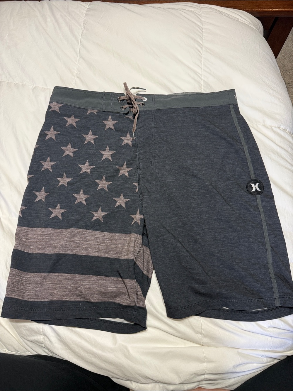 Hurley Men’s Gray Star & Stripe Hybrid Board Shorts